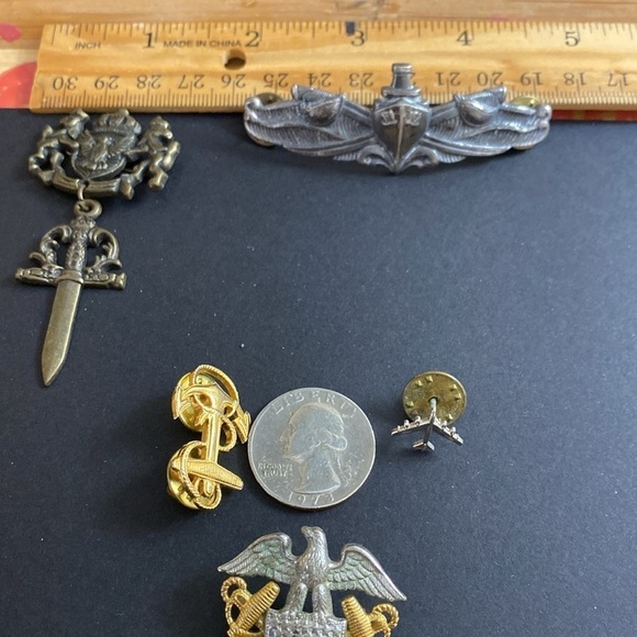 7 Military Pins Vintage Anchor, Planes, Eagles, Brass, Gold - Picture 8 of 10